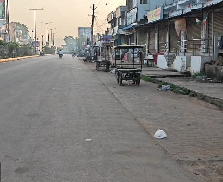 ధ్వంసమైన కల్వర్టుతో ప్రమాదం - Udayam