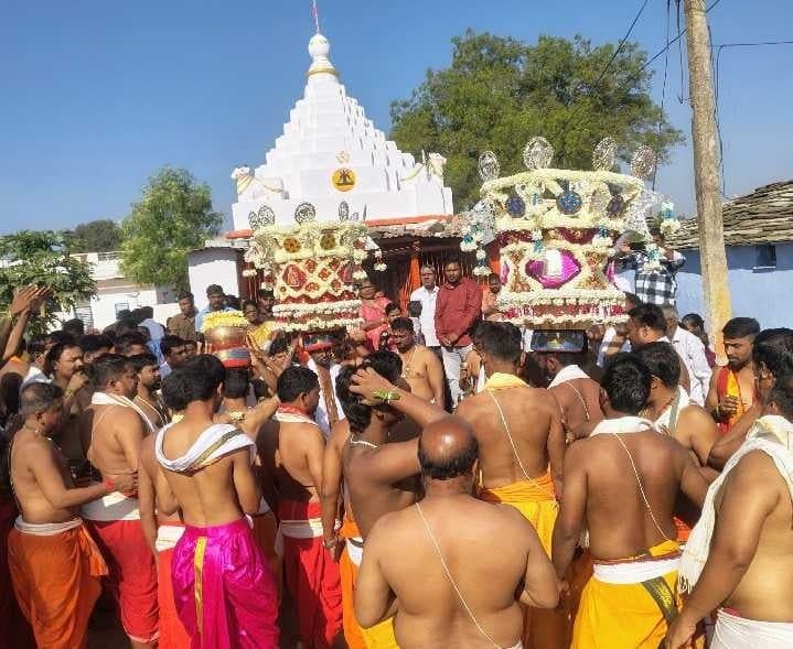 గోవిందరావుపేటలో ఘనంగా చౌడేశ్వరి జ్యోతి ఉత్సవం - Udayam