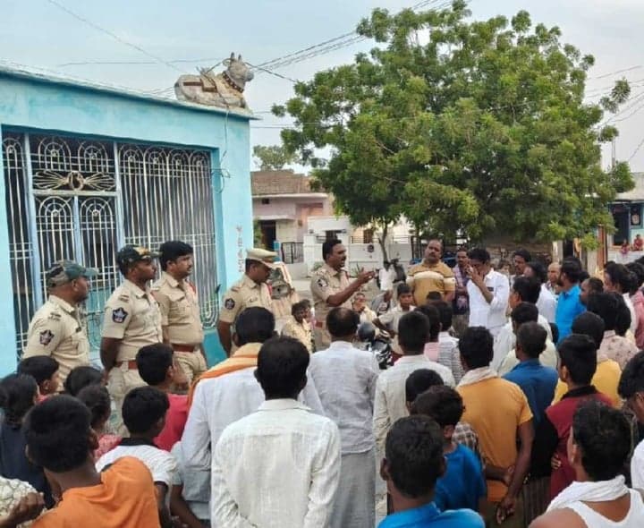 హనుమాపురంలో పోలీసుల కార్డెన్ సెర్చ్ - Udayam