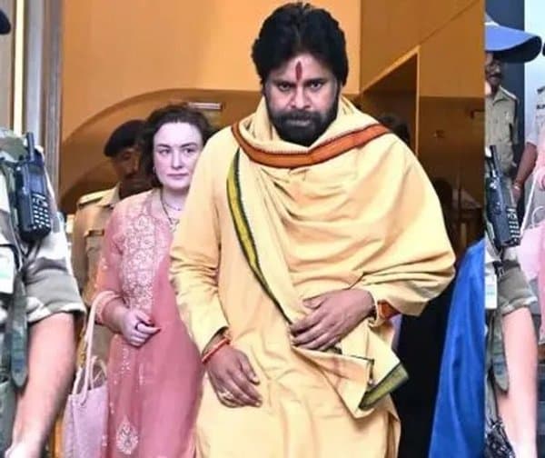 పవన్ కళ్యాణ్ ముంబై పర్యటన - Udayam Digital