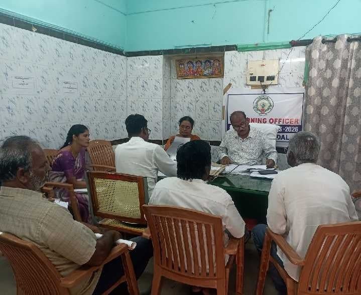 నగరిలో రెండు రోజుల్లో 154 నామినేషన్లు - Udayam