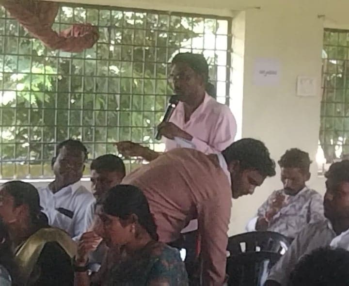 బెజ్జూరులో అంగన్వాడీ భోజనంపై ఫిర్యాదు - Udayam