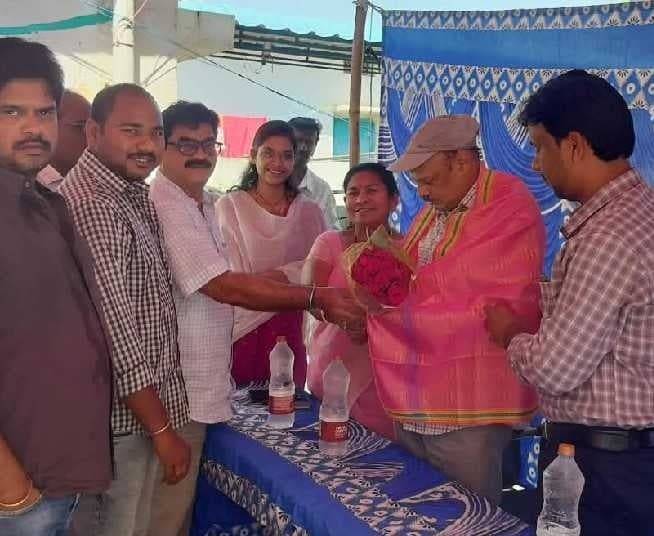 ప్రజా సమస్యలు పరిష్కరించాలి - Udayam