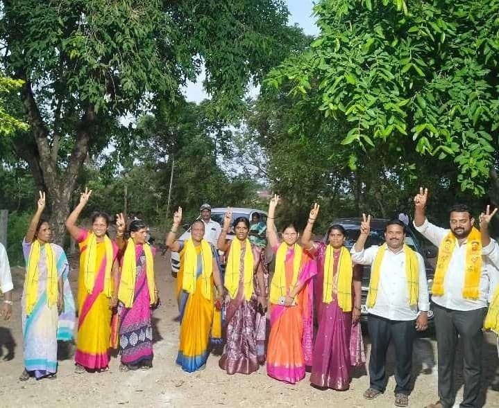 పొన్నలూరు ఎంపీపీ పీఠంపై టీడీపీ పట్టు - Udayam