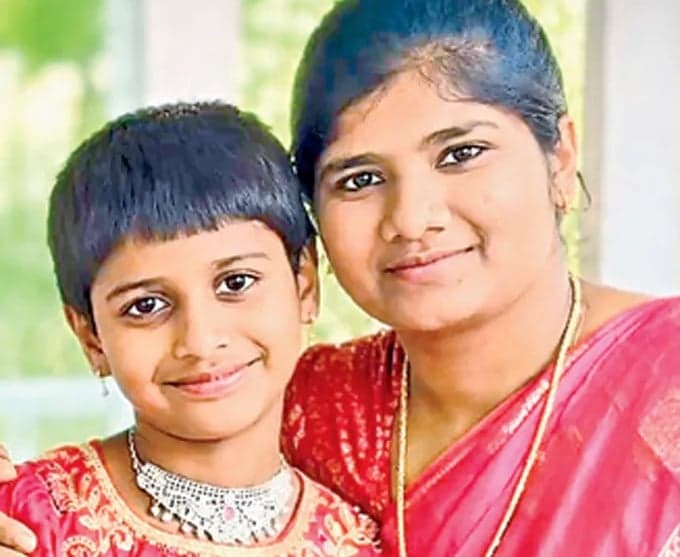 నీటికుంటలో పడి అక్కాచెల్లెళ్ల మృతి - Udayam