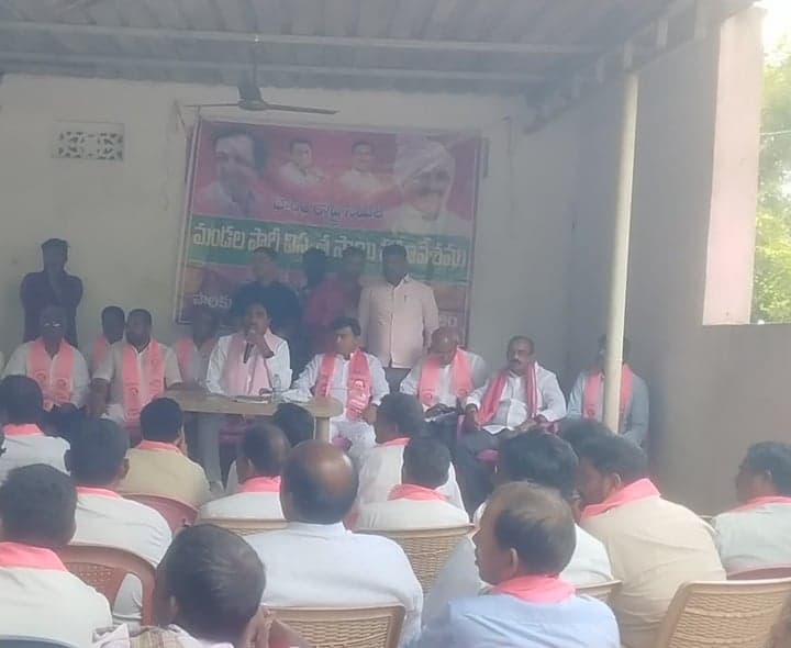 పట్టభద్రుల ఓటు నమోదుపై ఎర్రబెల్లి సమీక్ష - Udayam