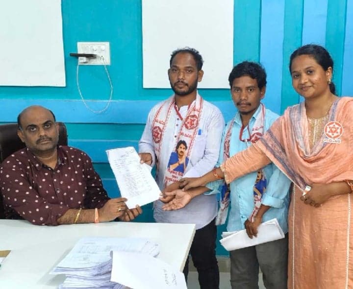 కొయ్యూరులో 14 ఎంపీటీసీ స్థానాలకు 42 మంది - Udayam