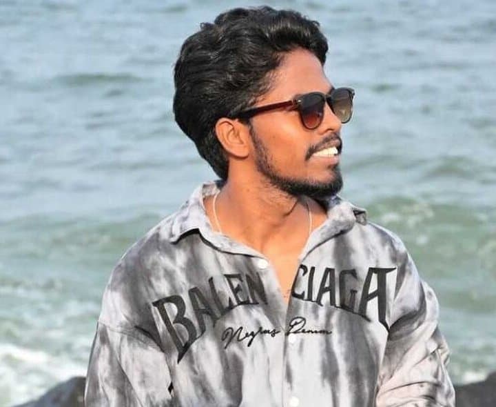 తల్లిదండ్రులు విడిగా ఉండటంతో విద్యార్థి మృతి