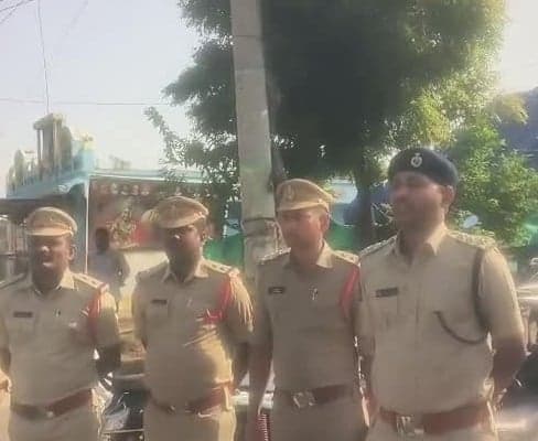 అమరావతిలో 100 మంది పోలీసులతో సోదాలు - Udayam