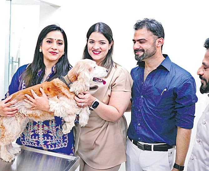 నటి రష్మీ చేతుల మీదుగా వెటర్నరీ క్లినిక్ ప్రారంభం - Udayam