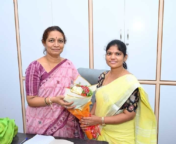గౌరు దంపతులతో విజయ ప్రత్యూష భేటీ - Udayam