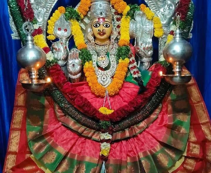 జమ్ములమ్మ ఆలయంలో ప్రత్యేక పూజలు - Udayam