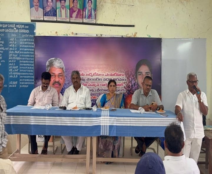 కొత్తపట్నంలో పదవీ విరమణ వేడుక - Udayam