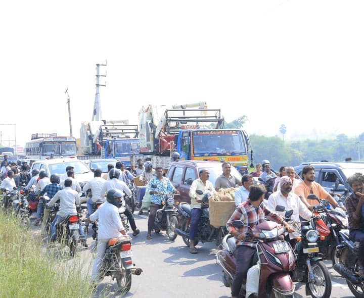 దుబ్బాకలో 24 గంటల ఉచిత విద్యుత్ కోసం బీఆర్ఎస్ రైతు ధర్నా - gallery image 4