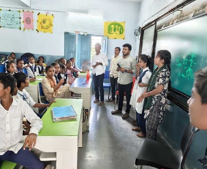 నేల ఆరోగ్యంపై విద్యార్థులకు అవగాహన - Udayam