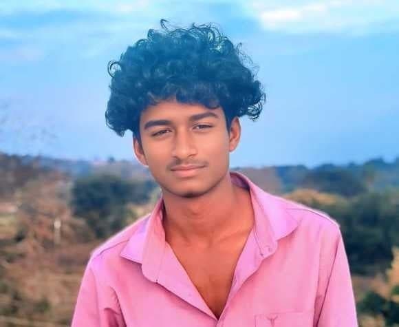రోడ్డు ప్రమాదంలో యువకుడి మృతి - Udayam