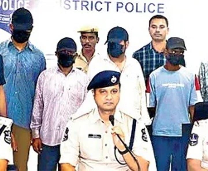 అంతర్రాష్ట్ర దొంగల ముఠా అరెస్ట్