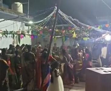 వాంకిడిలో రాత్రంతా బులాయి ఆటల సందడి - Udayam