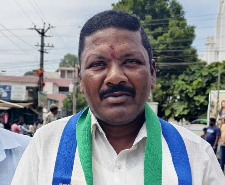 సంగంవలస ఎంపీటీసీ బరిలో శ్రీరంజన్ - Udayam