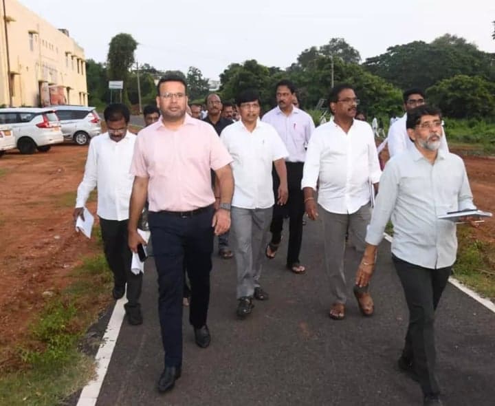 జీవీఎంసీ ఎన్నికల ఏర్పాట్లపై కమిషనర్ ఆదేశాలు - Udayam