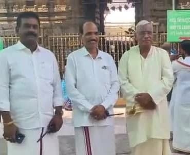 అమ్మవారిని దర్శించికున్న ఏపీ ప్రెస్ అకాడమీ ఛైర్మన్ - Udayam