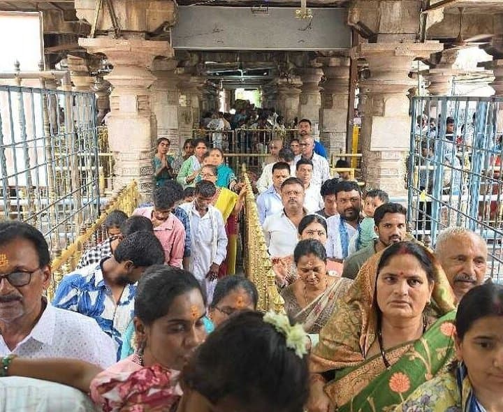 మల్లన్న దర్శనానికి పోటెత్తిన భక్తులు - Udayam