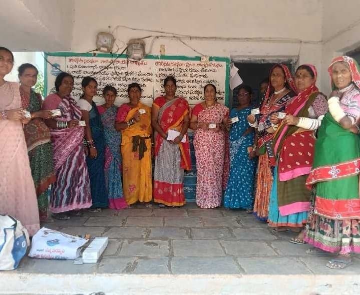 కంచల్ తండాలో స్మార్ట్ రేషన్ కార్డుల పంపిణీ - Udayam