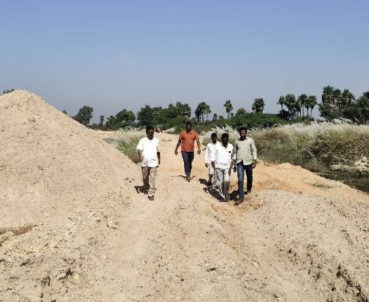 మక్తల్లో అక్రమ ఇసుక రవాణాపై డిమాండ్ - Udayam