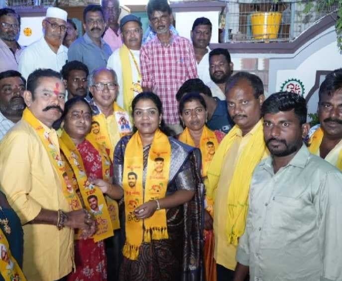 నందిగామలో టీడీపీలోకి వైసీపీ నేతల చేరిక - Udayam