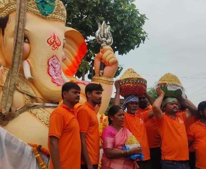 నూతనకల్లో లడ్డూ రూ.61 వేలకు వేలం - Udayam
