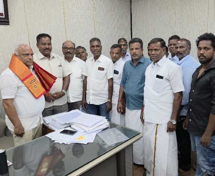 మంత్రి మల్లాడితో బోటు యజమానుల భేటీ - Udayam