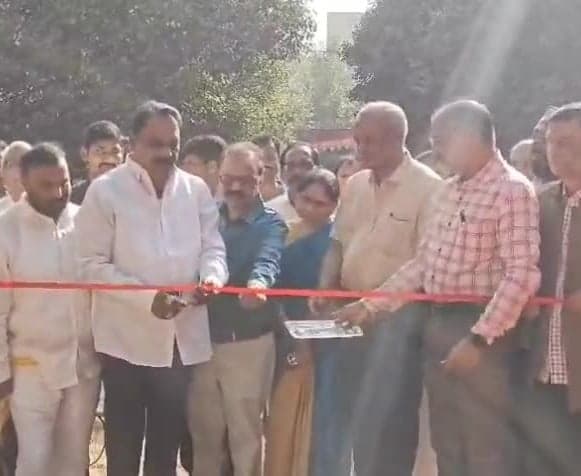 లక్ష్మీనగర్ పార్కులో జిమ్, షటిల్ కోర్టు ప్రారంభం - Udayam