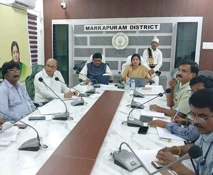 అర్నబ్ తుఫాన్పై కలెక్టర్ కీలక ఆదేశాలు - Udayam