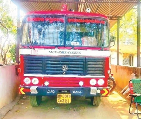 ఉట్నూరులో స్థల సేకరణ జాప్యం - Udayam Digital