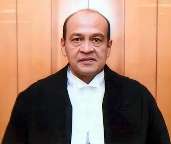 జస్టిస్ యశ్వంత్ వర్మపై నివేదిక: స్పీకర్కు అందజేత! - Udayam Digital