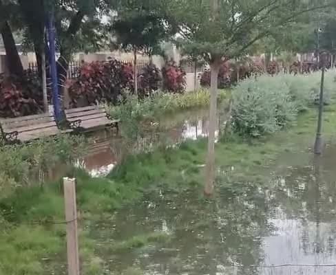 తునిలో వర్షపు నీటితో గణపతి నగర్ పార్క్ జలమయం - Udayam