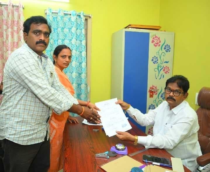 వత్సవాయిలో 17 నామినేషన్ల ఉపసంహరణ - Udayam