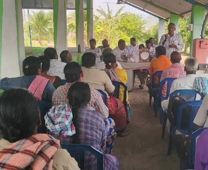 ఎడ్లపాడులో వానపాము ఎరువుపై అవగాహన - Udayam