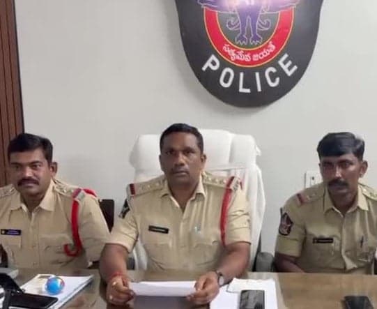 బైండోవర్ ఉల్లంఘించిన రౌడీషీటర్ అరెస్ట్ - Udayam