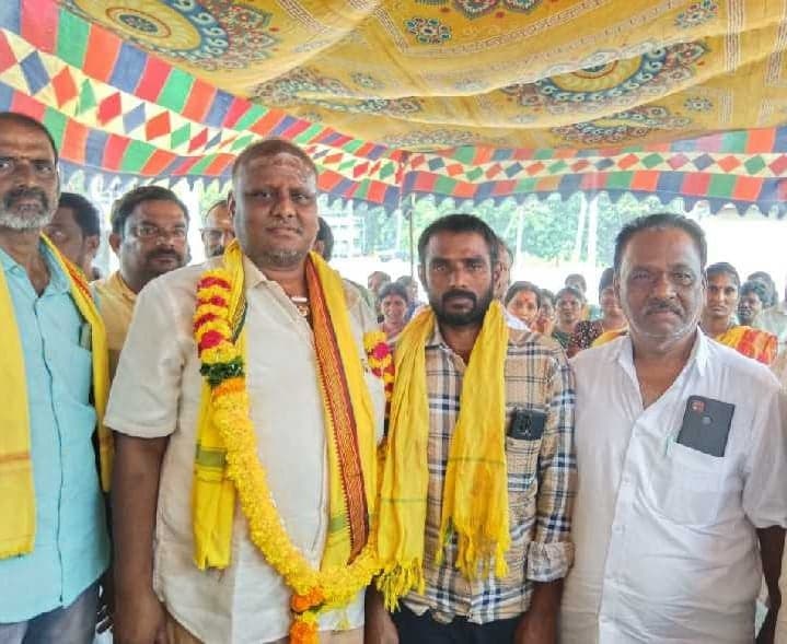 విప్పలపాలెంలో టీడీపీలోకి వైసీపీ నేతలు - Udayam