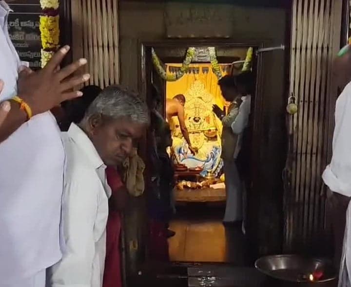 పెరవలిలో నవరాత్రి వేడుకలు - Udayam