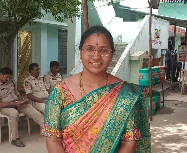 మార్కాపురం 1వ వార్డులో ఇద్దరి నామినేషన్లు - Udayam