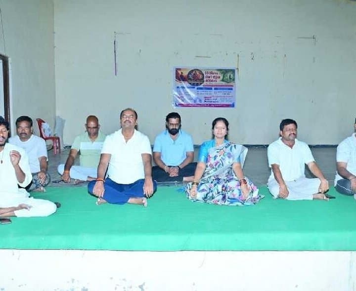 గద్వాలలో 13 రోజుల యోగా శిక్షణ కేంద్రం ప్రారంభం - Udayam