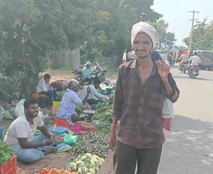తానూర్ మార్కెట్లో పెరిగిన కూరగాయల ధరలు - Udayam