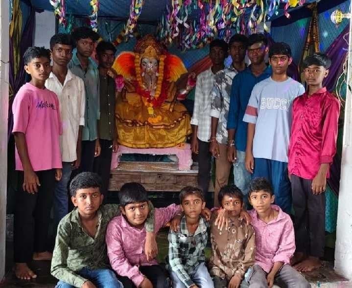చిన్నారుల ఐకమత్యానికి నిదర్శనం - Udayam