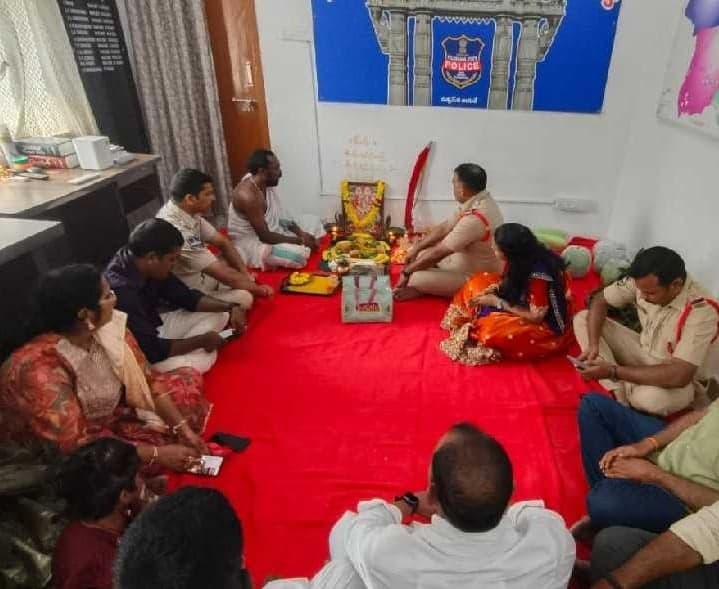కేయూ పోలీస్స్టేషన్లో ఆయుధ పూజ - Udayam