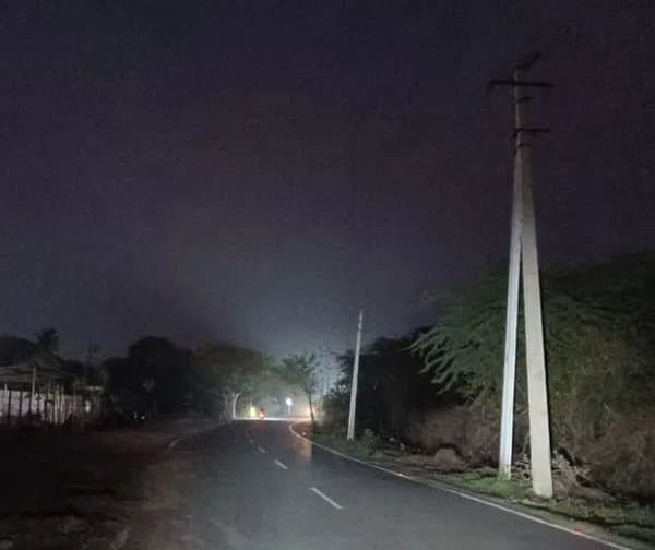 రామవరం బ్రిడ్జి రోడ్డులో వెలుగులు నింపండి - Udayam Digital