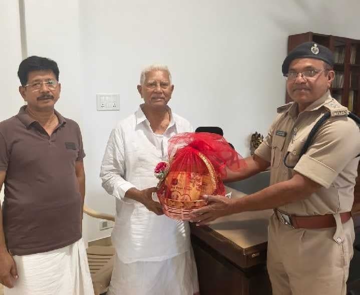 ప్రొద్దుటూరు ఎమ్మెల్యేను కలిసిన డీఎస్పీ - Udayam