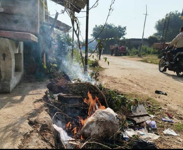 నర్సాపూర్లో చెత్త సేకరణకు ఆటంకం - Udayam
