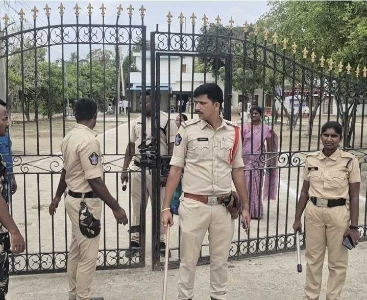 మర్రిపూడిలో ప్రశాంతంగా నామినేషన్ల పరిశీలన - Udayam